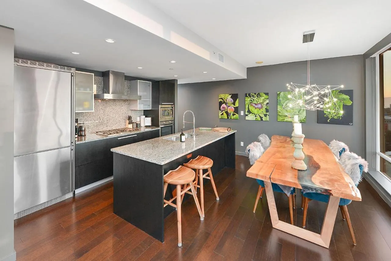 Lägenhet Luxury View Condo In Downtown Victoria