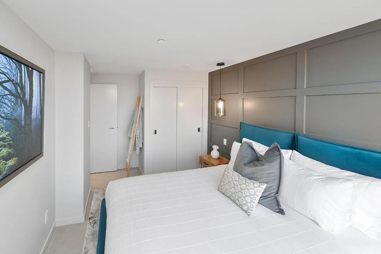 Luxury View Condo In Downtown Victoria