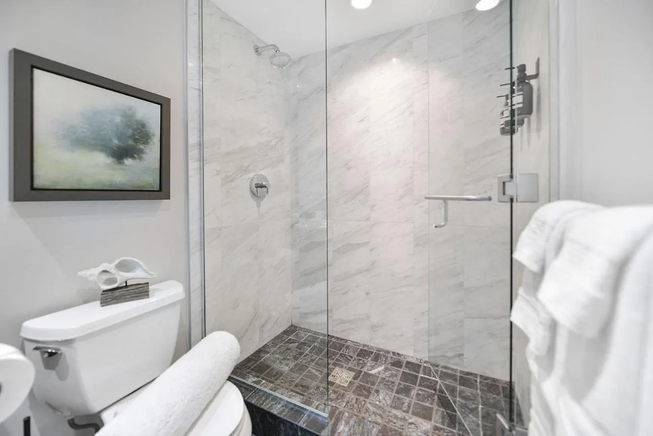 Luxury View Condo In Downtown Victoria Lägenhet
