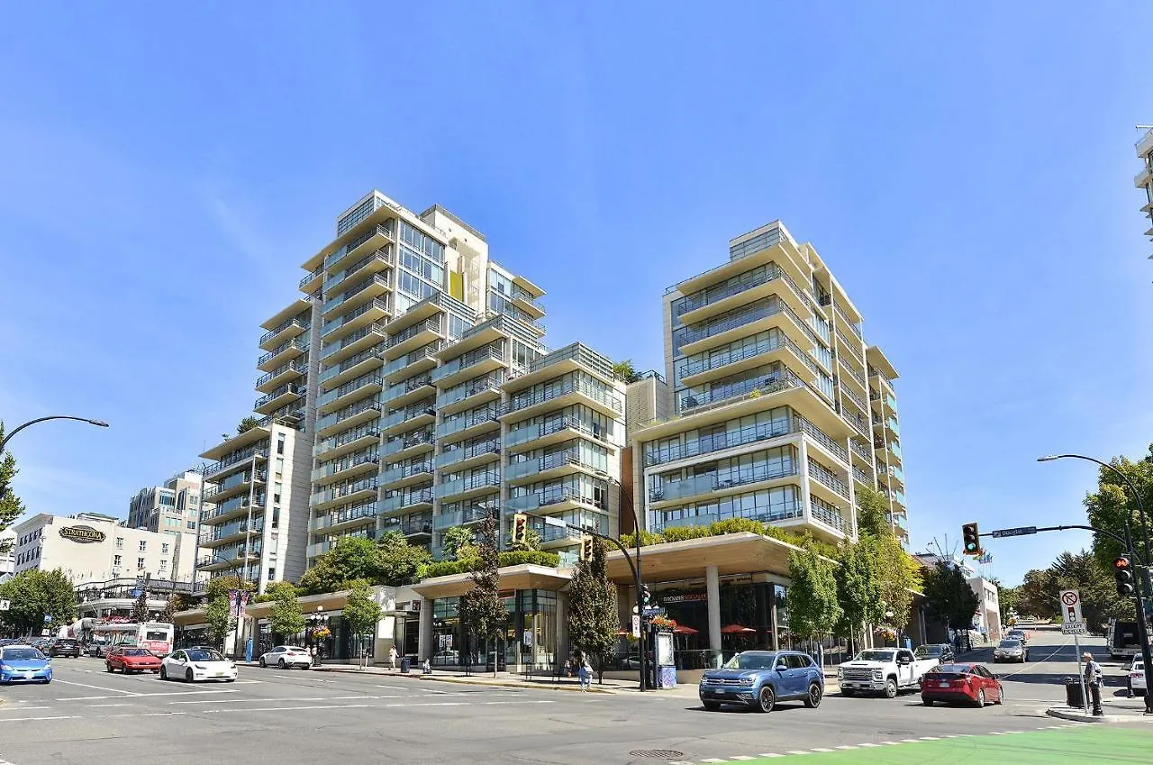Apartment Luxury View Condo In Downtown Victoria