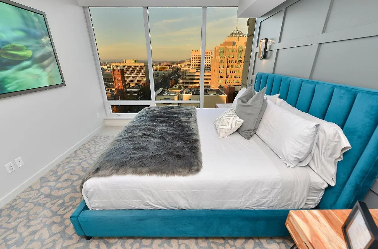 Luxury View Condo In Downtown Victoria